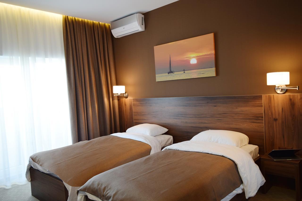 Sky Inn Batumi Eksteriør billede