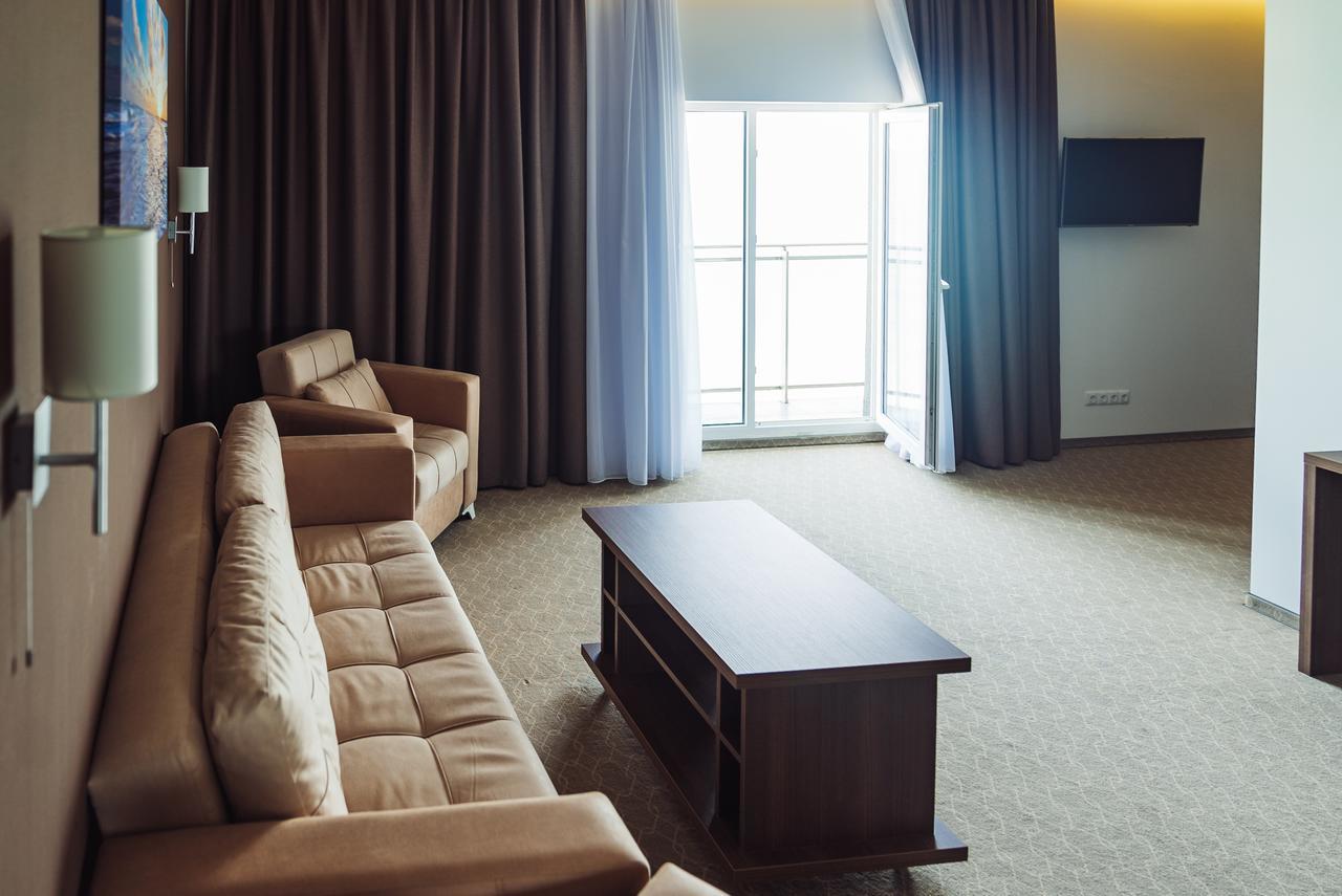 Sky Inn Batumi Eksteriør billede