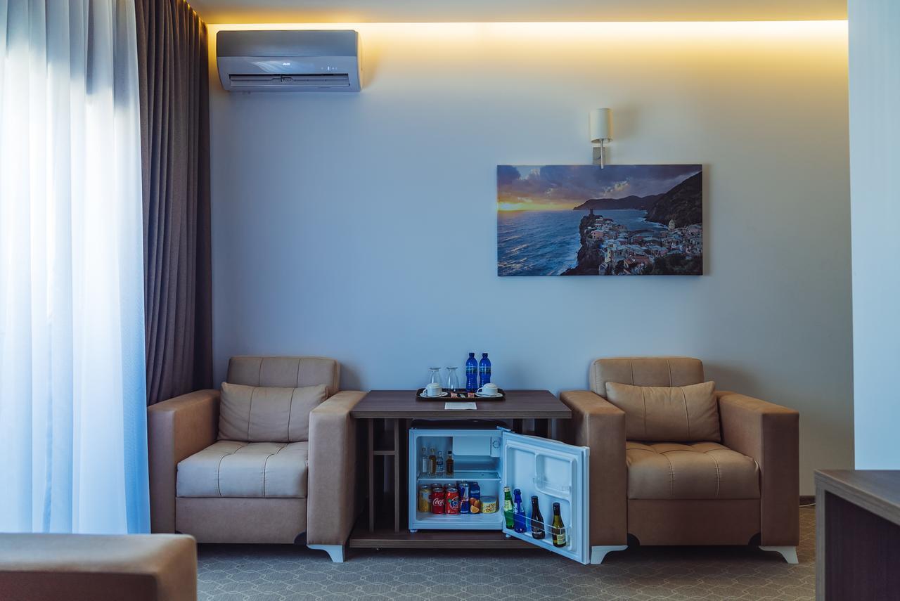 Sky Inn Batumi Eksteriør billede
