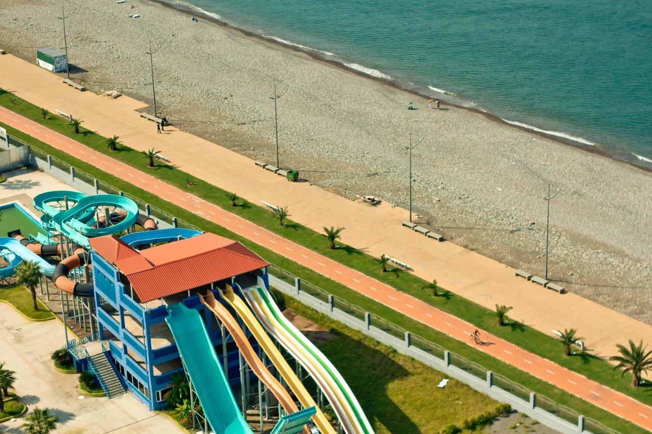 Sky Inn Batumi Eksteriør billede